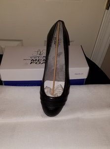 Life Stride velocity flat shoes NWOT